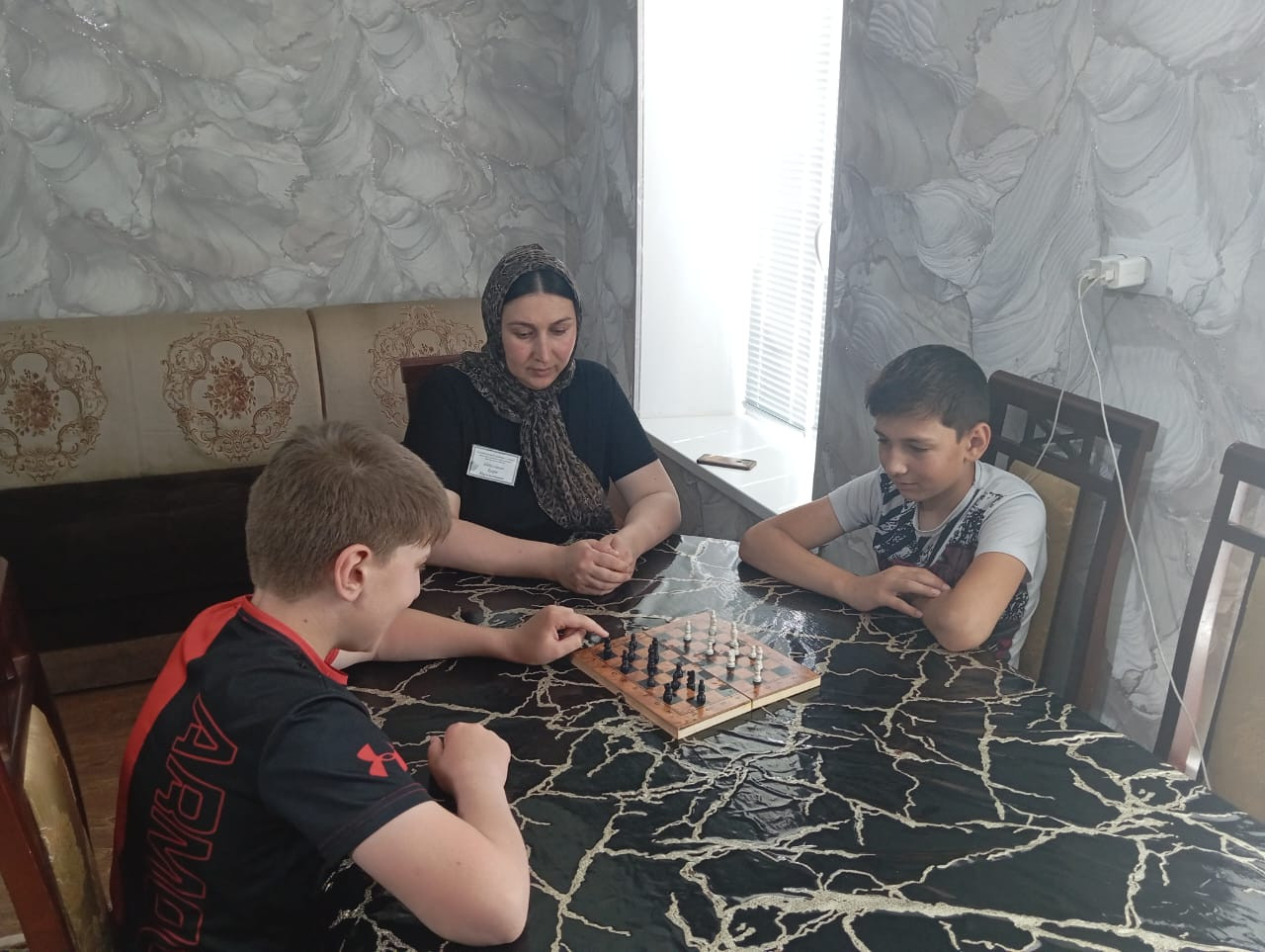 Рабочие будни специалиста отдела семьи Абдуллаевой Зухры